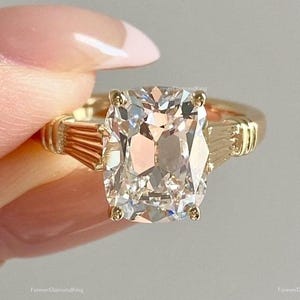 Bague moissanite allongée taille coussin de 3,00 carats Bague moissanite européenne ancienne Bague de fiançailles taille vieille mine Bague diamant antique en or jaune 14 carats