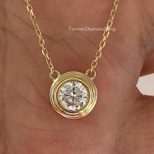 1.00 Ct Round Moissanite Necklace Bezel Set Moissanite Necklace East West Moissanite Diamond Necklace 14k Yellow Gold 18 Inch Chain VVS1