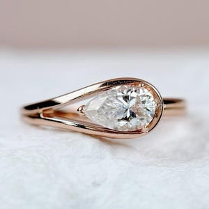 East West Moissanite Ring Bezel Set Moissanite Engagement Ring 1.50 Ct Pear Cut Moissanite Ring Solitaire Wedding Ring 14k Rose Gold Diamond
