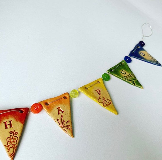 Hapus / Happy- mini bunting