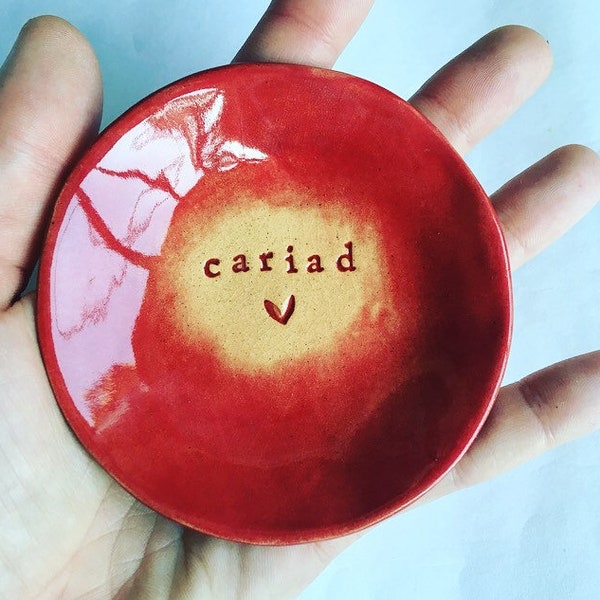 Cariad jewellery dish / ring-bearer dish. Made in Wales, UK. Love in Welsh. Free UK P&P