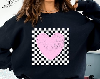 Retro Checkered Heart Sweatshirt, Valentines Day Shirt, Valentines Heart Sweatshirt, Cute Valentine Tee, Love Sweatshirt, Valentines T-Shirt