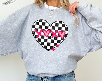 Retro XOXO Sweatshirt, Checkered Heart Hoodie, Retro Valentines Shirt, Valentines Day Gift, Retro Heart Sweater, Valentines Heart Sweatshirt