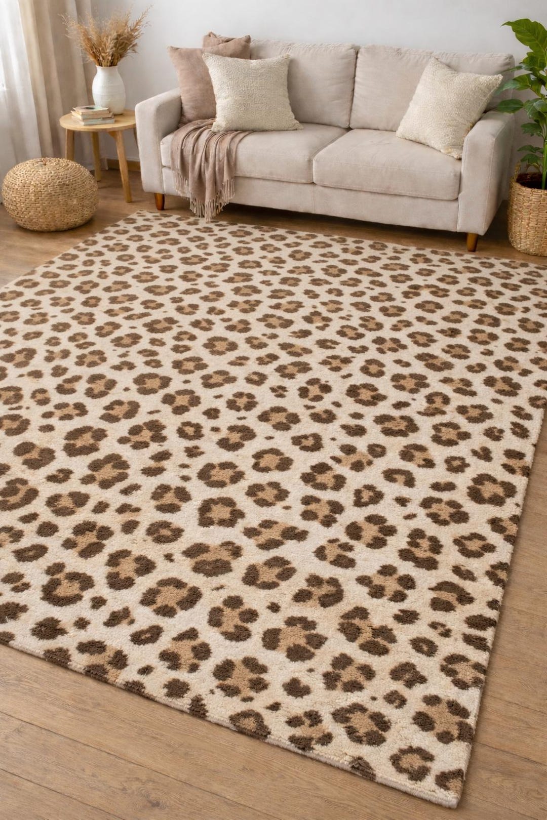 Neutraal luipaarddessin abstract modern vloerkleed | Handgetuft wollen ...