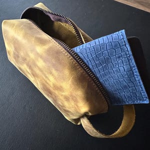 Oiled Leather Dopp Kit: Personalized Travel Toiletry Bag