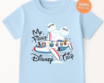 Camiseta infantil para el primer viaje a Disney, camiseta personalizada de Disneyland, sudadera Disney, camiseta personalizada a juego para el primer viaje familiar a Disney, camisetas Disney para niños pequeños