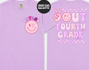 Camiseta personalizada de graduación de cuarto grado Camiseta de graduación genial Camiseta de graduación de 4.º grado para niños con nombre personalizado Último día de clases Camiseta para niños Camiseta de vacaciones de verano