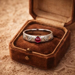 Vintage Ruby Band Ring, Floral Engraved Wedding Band, Gold Minimalist Stackable Ring, July Birthstone Dainty Promise Ring Gift