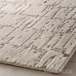 Hand-Knotted Ivory Wool Rug: High-Low Texture, Modern Neutral Carpet