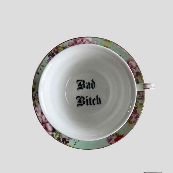 Bad Bitch, Teetasse und Untertasse, Grün Floral