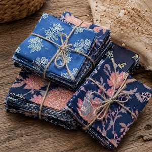 Blå indigo blommiga bomullstygsrester, quiltning, lapptäcke, sömnadsrutor (20 stycken)