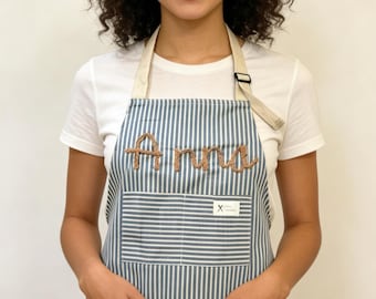 Delantal personalizado bordado a mano, delantal personalizado, delantal de cocina, delantal de cocina personalizado con bolsillos, regalo para ella, regalo para mamá