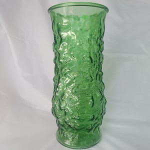EO Brody Co Green Vase VTG, crinkle glass
