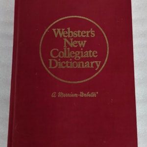 1974 Merrium Webster&#39;s New Collegiate Dictionary
