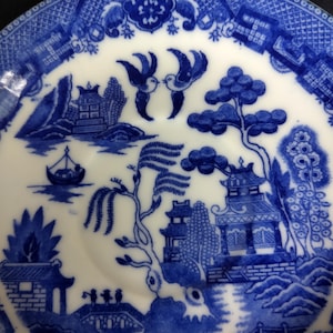 Willow Pattern, Blue and White, 5 1/2&quot; plate, Vintage, stamped YS Made in Japan