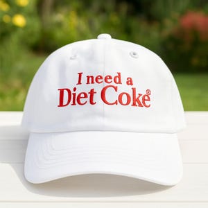 Bestickte Diet Coke Hat - Ich brauche eine Diet Coke Baseballkappe - Trendige Baseballkappen - Diet Coke Geschenke für Männer - Geburtstagsgeschenk für Ehemann