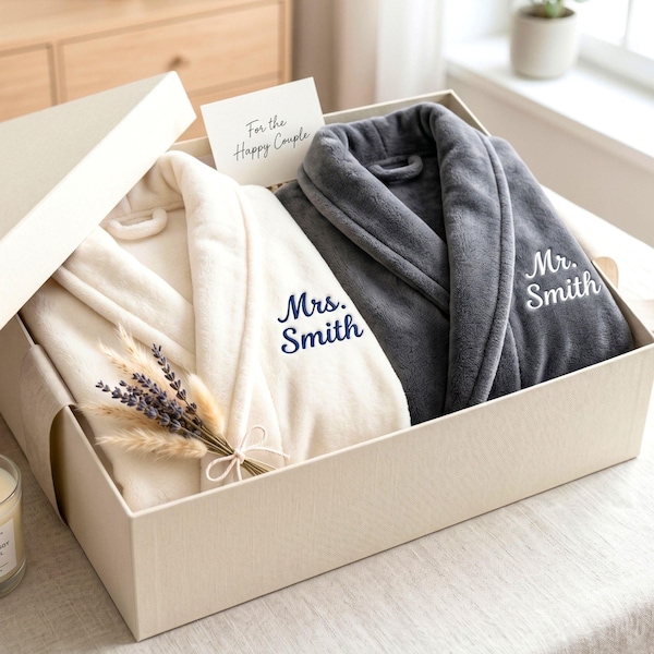 Batas personalizadas para parejas, bata personalizada con bordado "Futura Sra.", bata de regalo para novios, bata de luna de miel, batas para la pareja de recién casados.