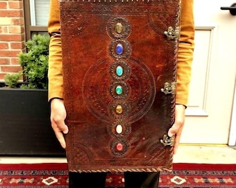 XL Lederbuch der Schatten – handgefertigtes Grimoire Lederbuch mit Prägung