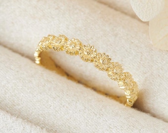 Gold Daisy Chain Ring | Dainty Floral Stacking Ring | 18K Vermeil Spring Flower Band .925
