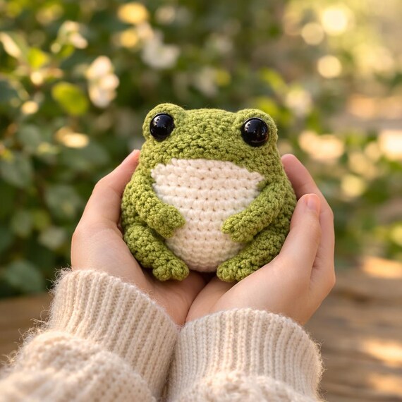 Crochet Frog Plush, Cute Amigurumi Frog Toy, Handmade Frog Stuffed Animal, Kawaii Frog Plushie, Frog Lover Gift, Small Crochet Animal