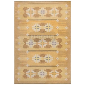Handwoven Wool Kilim Rug: beige Scandinavian Medallion Design