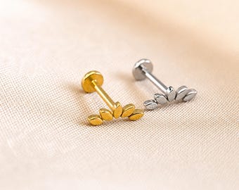 Orecchino a perno piatto a forma di foglia in titanio, orecchino per cartilagine senza filettatura, delicato piercing per elice, trago e conchiglia, gioielli botanici minimalisti