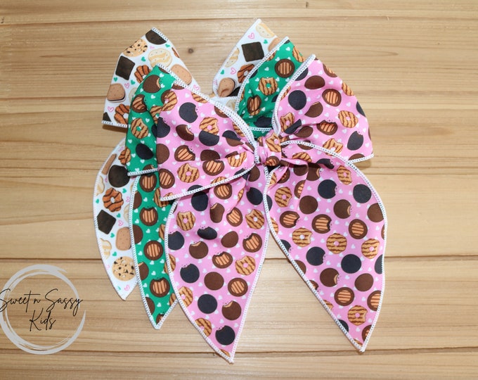 Cookie Fable Hair Bow, 5.5 Inch Bow, Hair Bow, Fabric Bow, Girls Troop