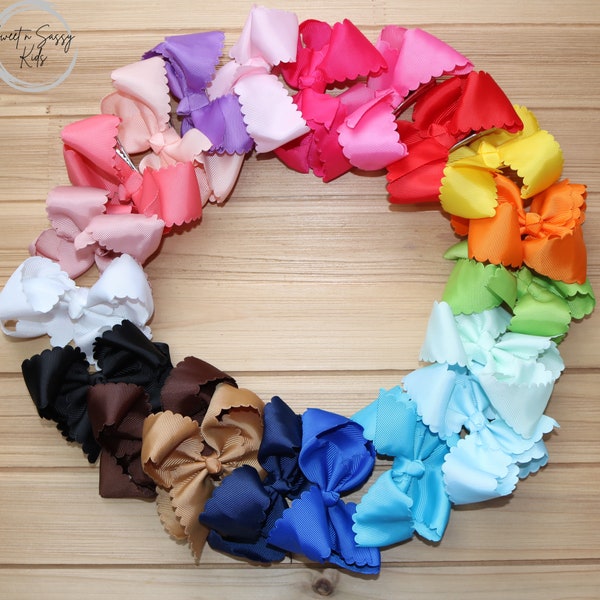 Scalloped Hair Bow, Solid Color Bow, 4 inch bow, School Bow, Grosgrain Ribbon Bow, Flower Girl Bow, Ribbon Hair Bow, 20 Colors, Portrait Bow