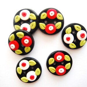 Botão Preto com Botões Pequenos Botões de argila de polímero feitos à mão ( 6 )
