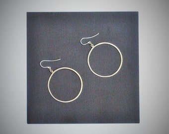 Boucles d'oreilles créoles classiques en argent sterling