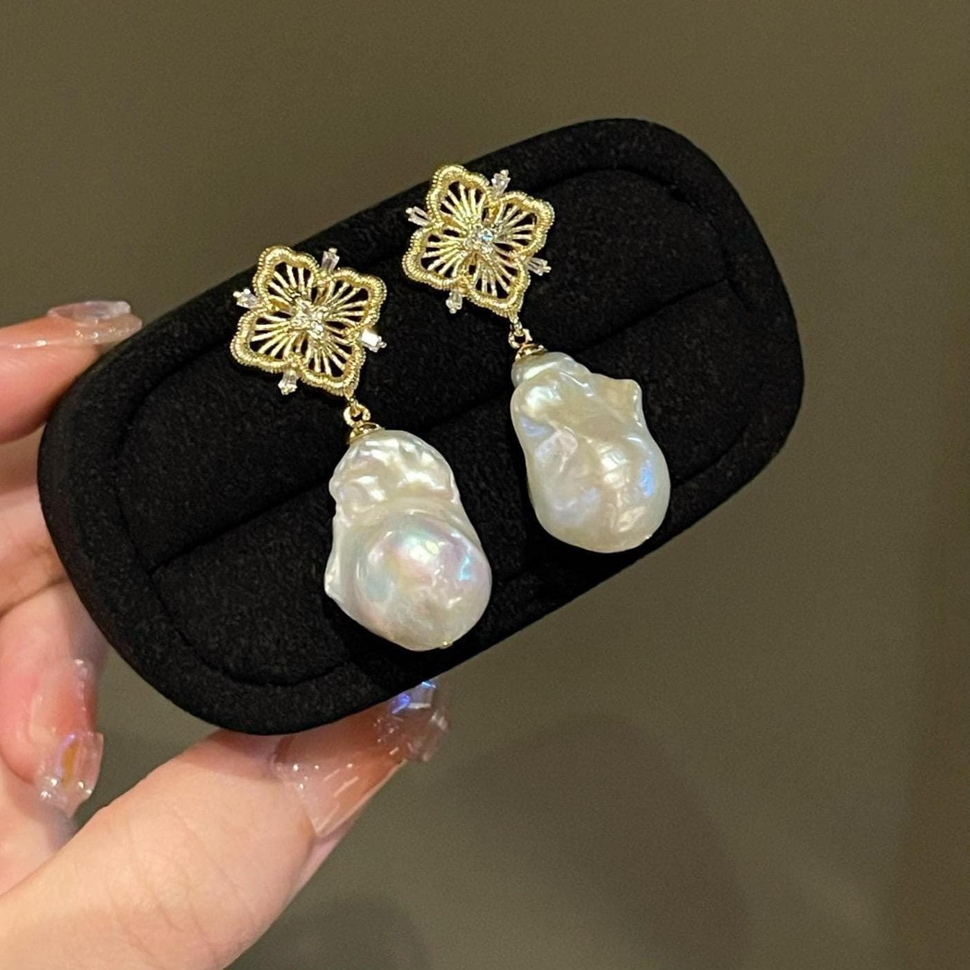 Gold four leave clover earrings - Etsy 日本