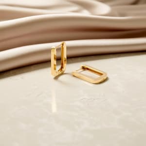 14K Solid Gold Rectangular Hoop Earrings, Minimalist Geometric Huggie Hoops, Everyday Gold Huggie Earrings, Modern Gold Jewelry