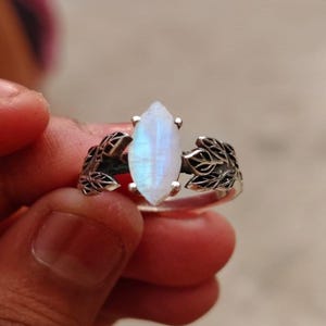 Ring zilveren takken, ring maansteen, 925 sterlingzilveren ring, handgemaakte, op de natuur geïnspireerde sieraden, ring bladeren, ring verjaardagscadeau voor haar