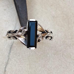 シルバーブランチリング、ブラックオニキスリング、925スターリングシルバーリング、ハンドメイドの自然からインスピレーションを得たジュエリー、葉っぱのリング、誕生日プレゼント、女性用リング