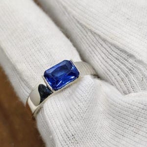 Anillo de zafiro para hombre, anillo de compromiso de zafiro en plata de ley 925 para hombre, piedra preciosa azul, piedra de nacimiento de septiembre, joyería para hombre, regalo de aniversario