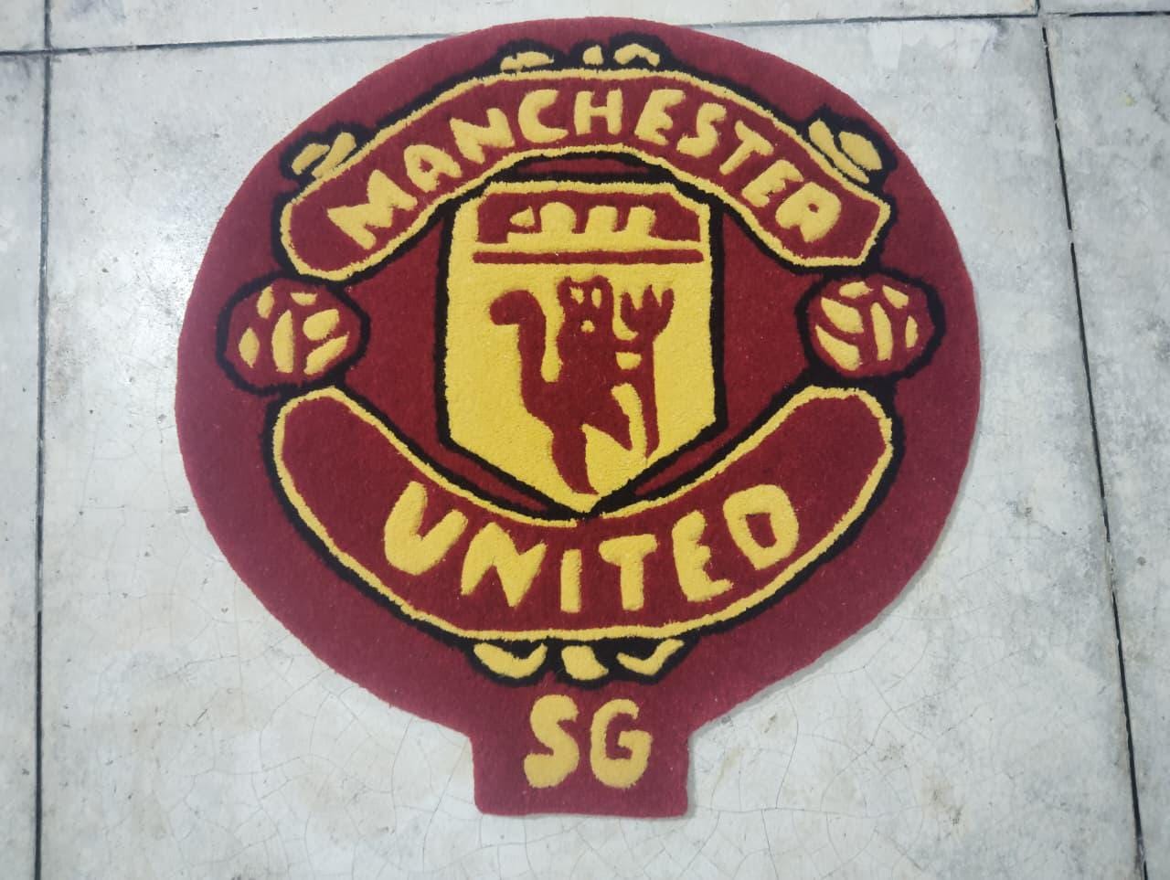 Manchester Wool Rug Handmade Manchester United Wool Rug: Custom Soccer Fan Gift - Etsy