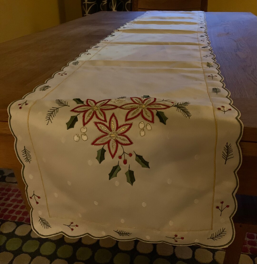 Vintage Christmas Table Runner 
