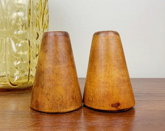 Rustic Salt and Pepper Shaker Set in Wood, Conical Shape | Vintage Kitchenware