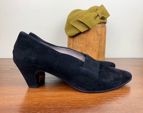 Black suede pumps low heel hotsell