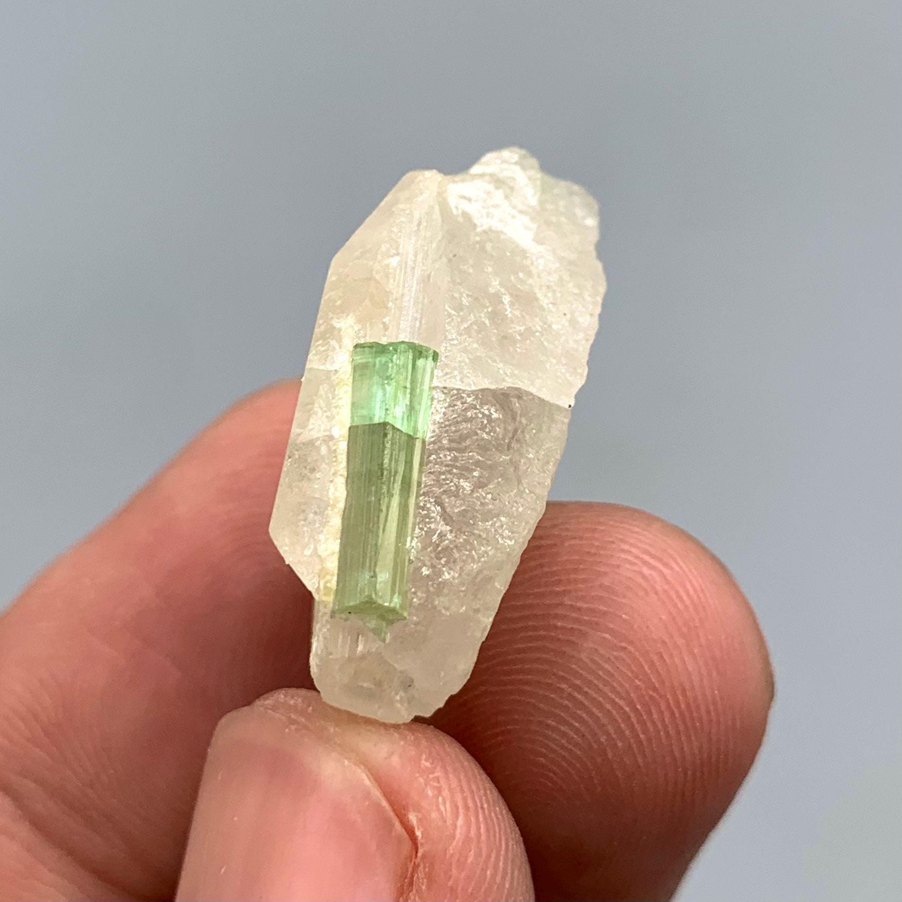 グリーントルマリンクリスタル（クォーツ入り）32カラット天然石