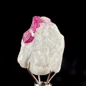 Natural Fluorescent Ruby Specimen, from Afghanistan, 9 Carats, Healing Crystal, Meditation Stone, Raw Red Stone, Spiritual Stone