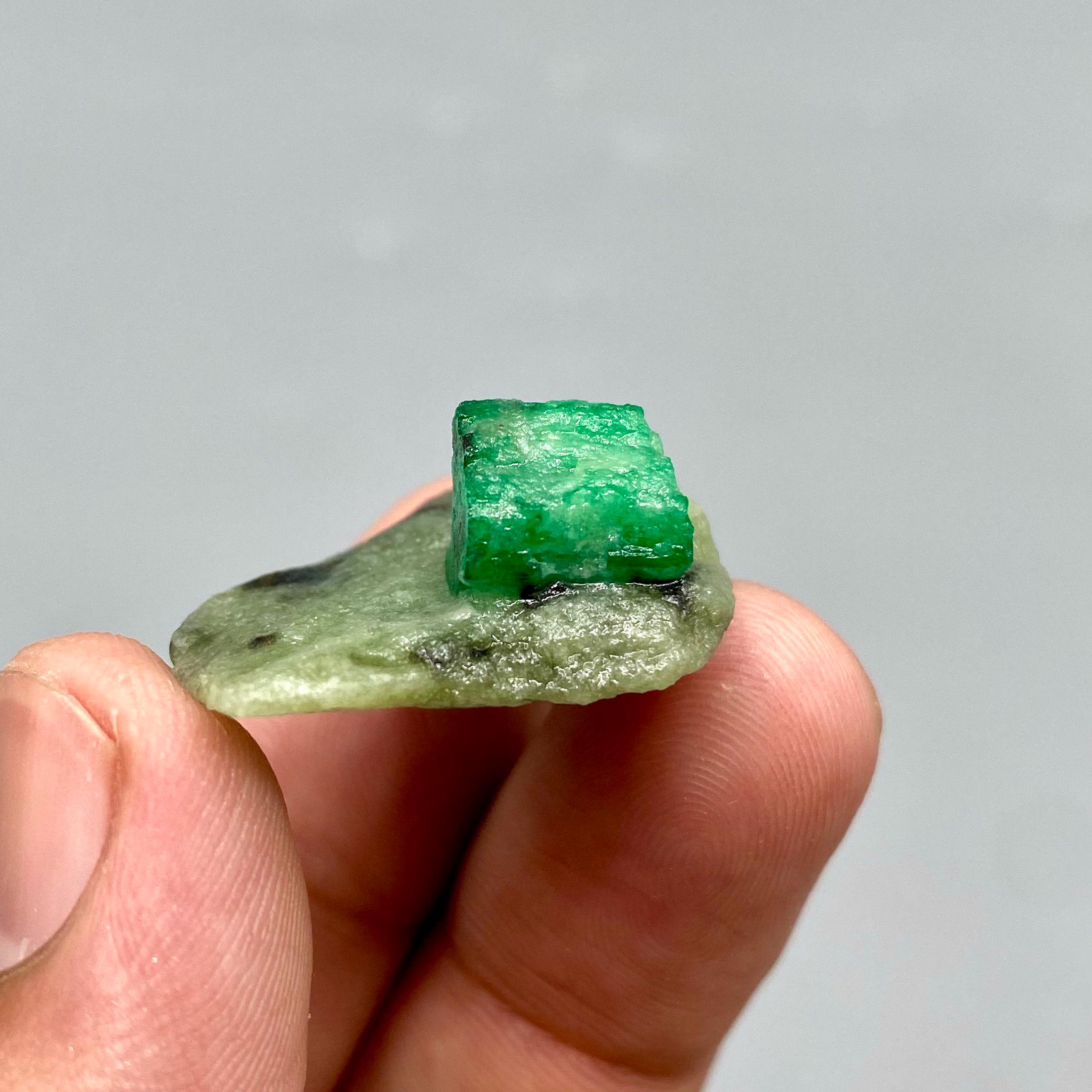 原石エメラルド結晶標本：パキスタン産44カラットの宝石 - Etsy 日本