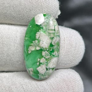 Natural Green Variscite Cabochon: Oval Gemstone for Jewelry Making (29x16x6 mm, 21 ct.)