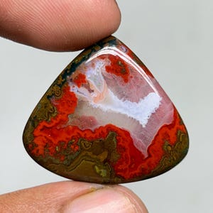 Pear Seam Agate Cabochon: Natural Polished Gemstone (28x32x5 mm, 38 Ct.)