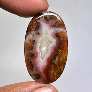 Polished Seam Agate Cabochon: Natural Oval Gemstone, 30 Carats (39x23x4 mm