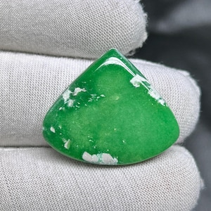 Pear Variscite Cabochon: 24 ct Natural Green Gemstone (25X30X4 MM