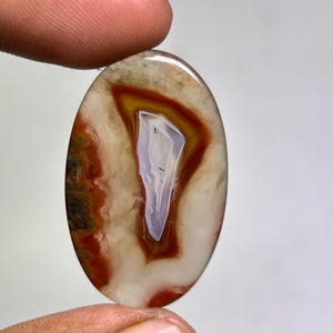Oval Seam Agate Cabochon: Natural Polished Gemstone (38x24x4 mm, 28 Ct.)