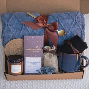 Grief Care Package Sympathy Gift Gift Box for Mom Loss of Loved One Sending Hugs Bereavement Gift Condolences Gift Thinking of you gift