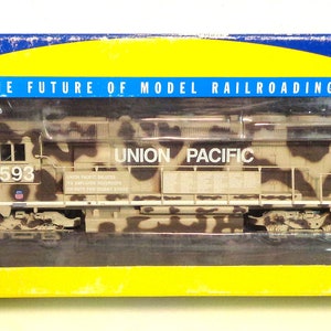 Athearn HO RTR SD40-2 w DCC & Sound UP Desert Victory#3593