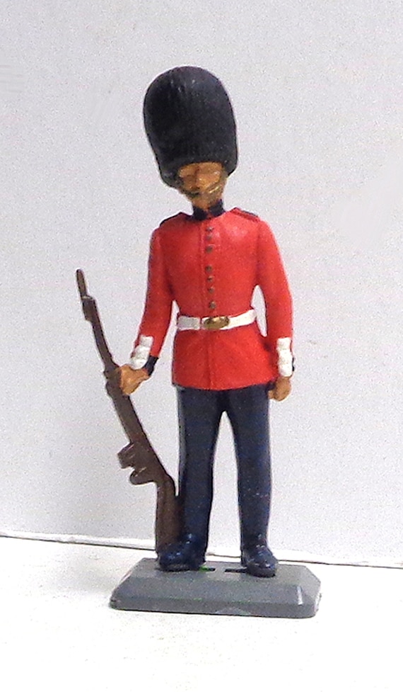1/32 Scale Royal Guard in standing to Attention - Etsy